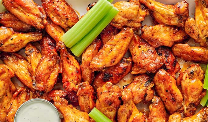 BUFFALO WINGS (6 PIECES)