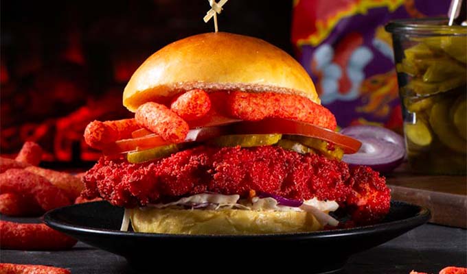 CHILLI CHEETOS BURGER