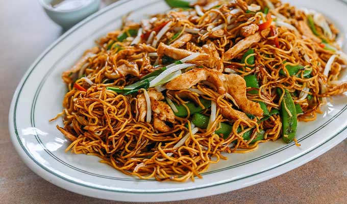  CHICKEN CHOW MEIN 