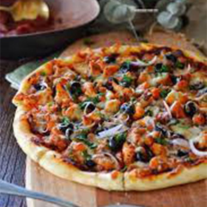 Chicken Tikka Pizza by Forks 