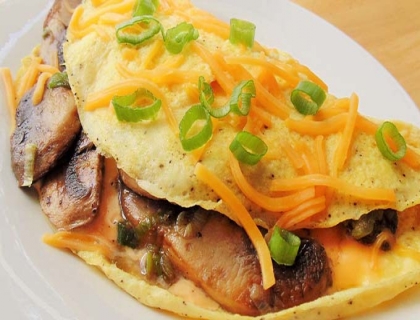 MUSHROOM CHEESE OMELETTE 