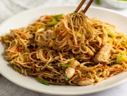 Chicken Chow mein By Chines Hut